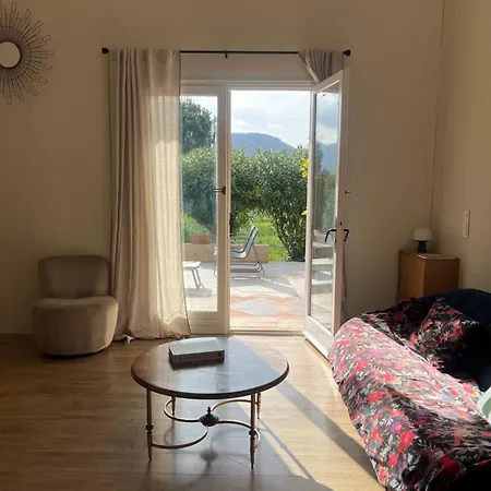 Vakantiehuis Maison De Avec Grand Jardin Et 3 *