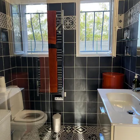 Vakantiehuis Maison De Avec Grand Jardin Et 3 *