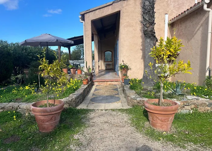 Prázdninový dům Maison De Avec Grand Jardin Et 3 *